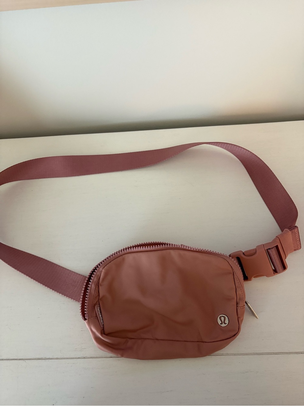 lululemon athletica dusty rose belt bag
